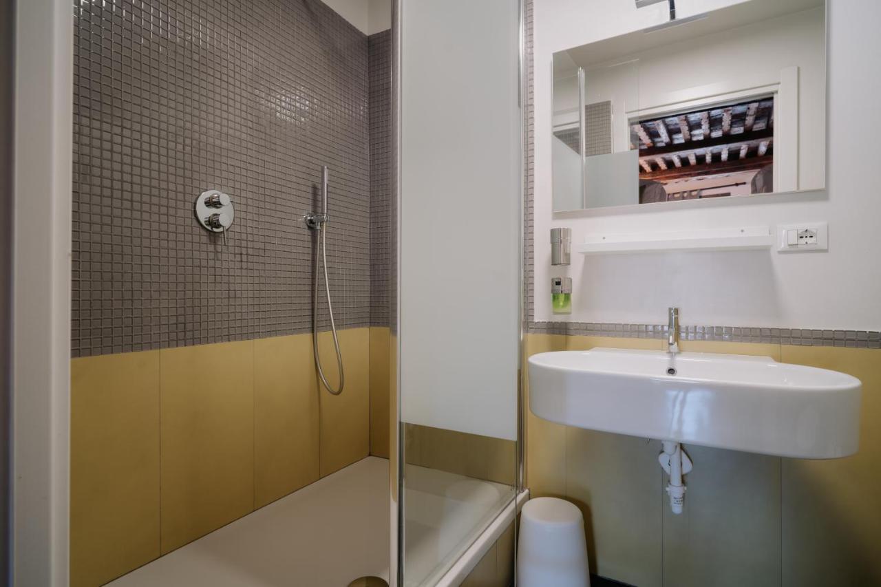 Le Stanze Del Piccadilly Hostel Γένοβα Εξωτερικό φωτογραφία