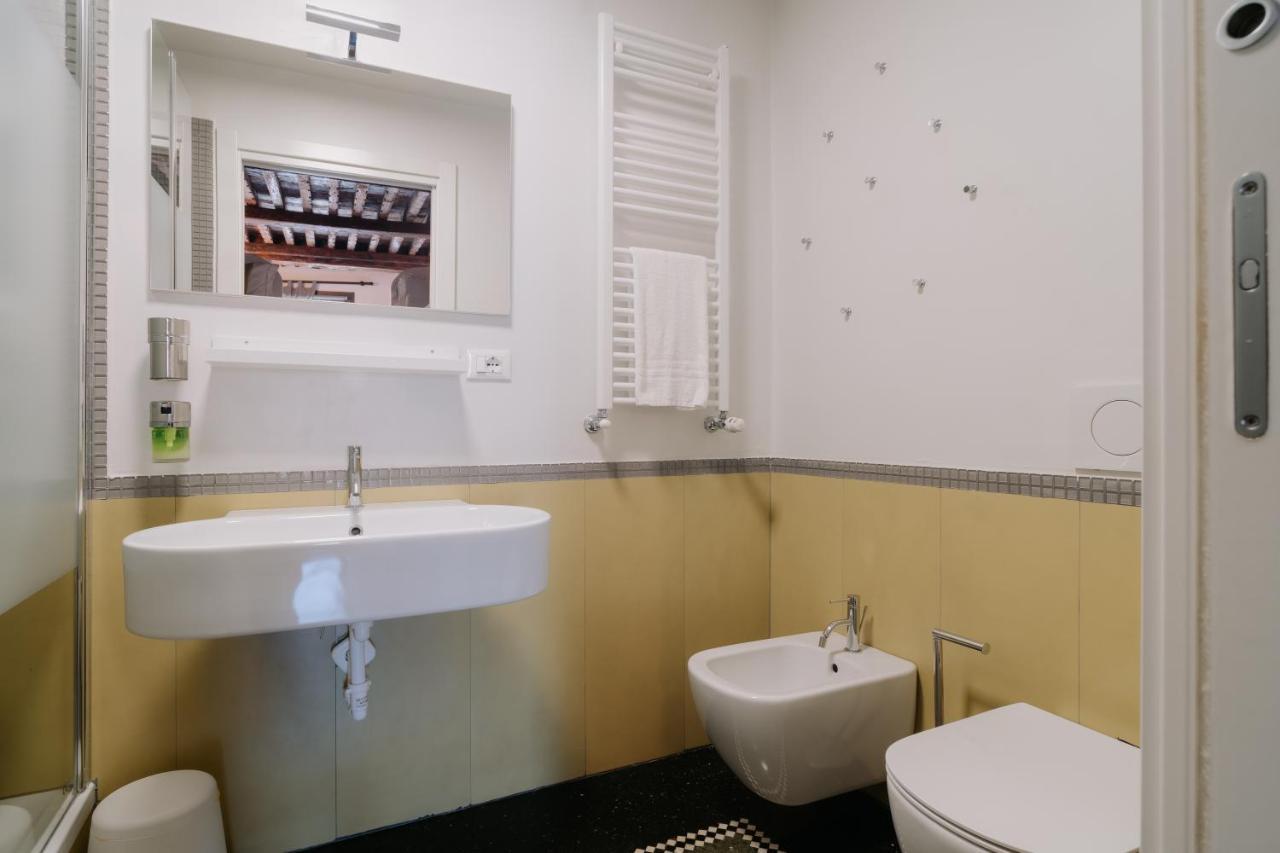 Le Stanze Del Piccadilly Hostel Γένοβα Εξωτερικό φωτογραφία